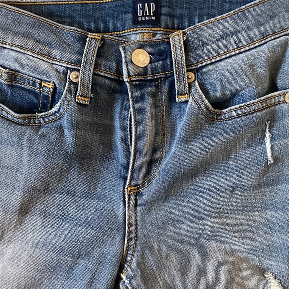 Gap Jeans 24 Petite True Skinny. - Picture 2 of 8